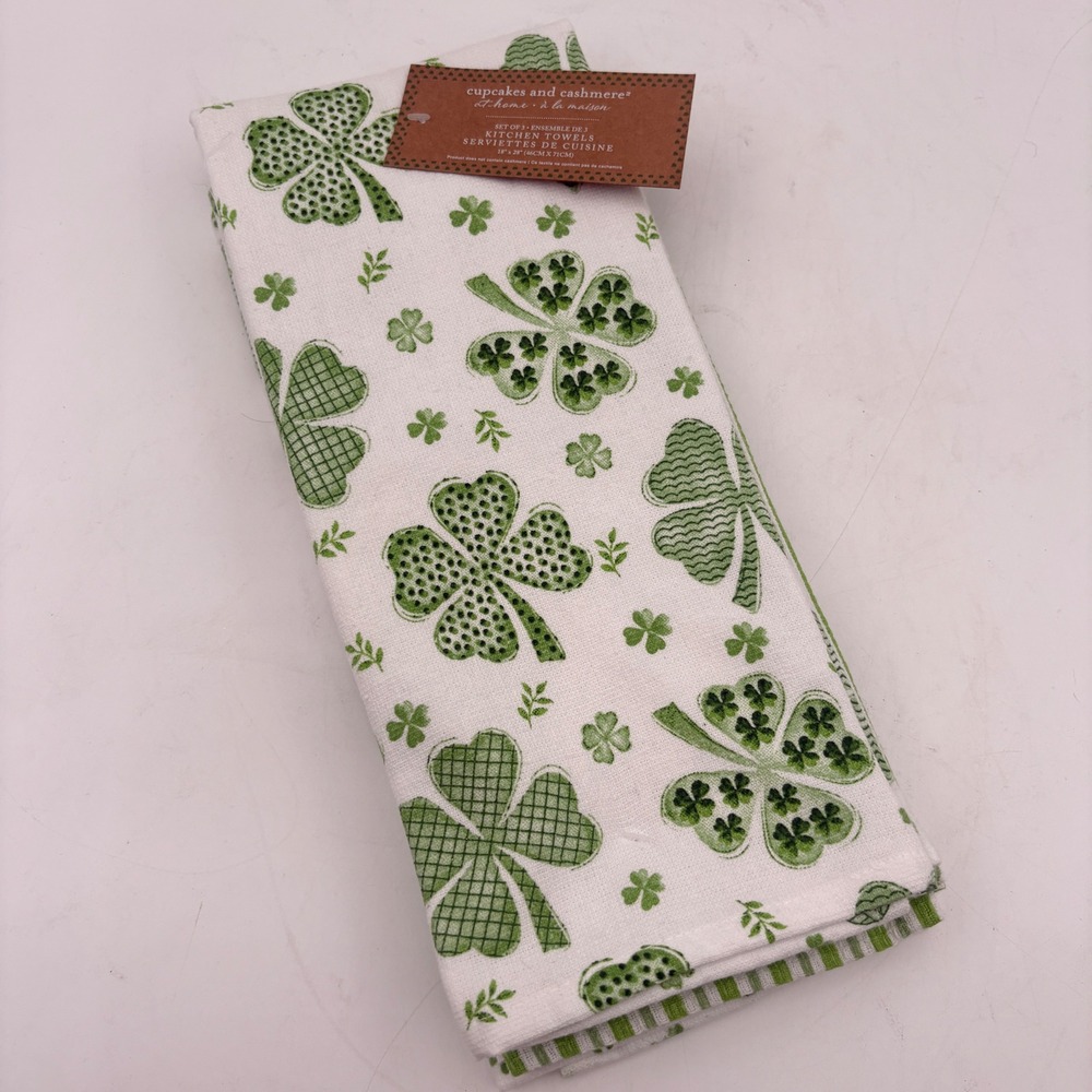 Cupcakes and Cashmere St Patricks Day Kitchen Towels Set of 3 Green Shamrock New - Picture 1 of 7